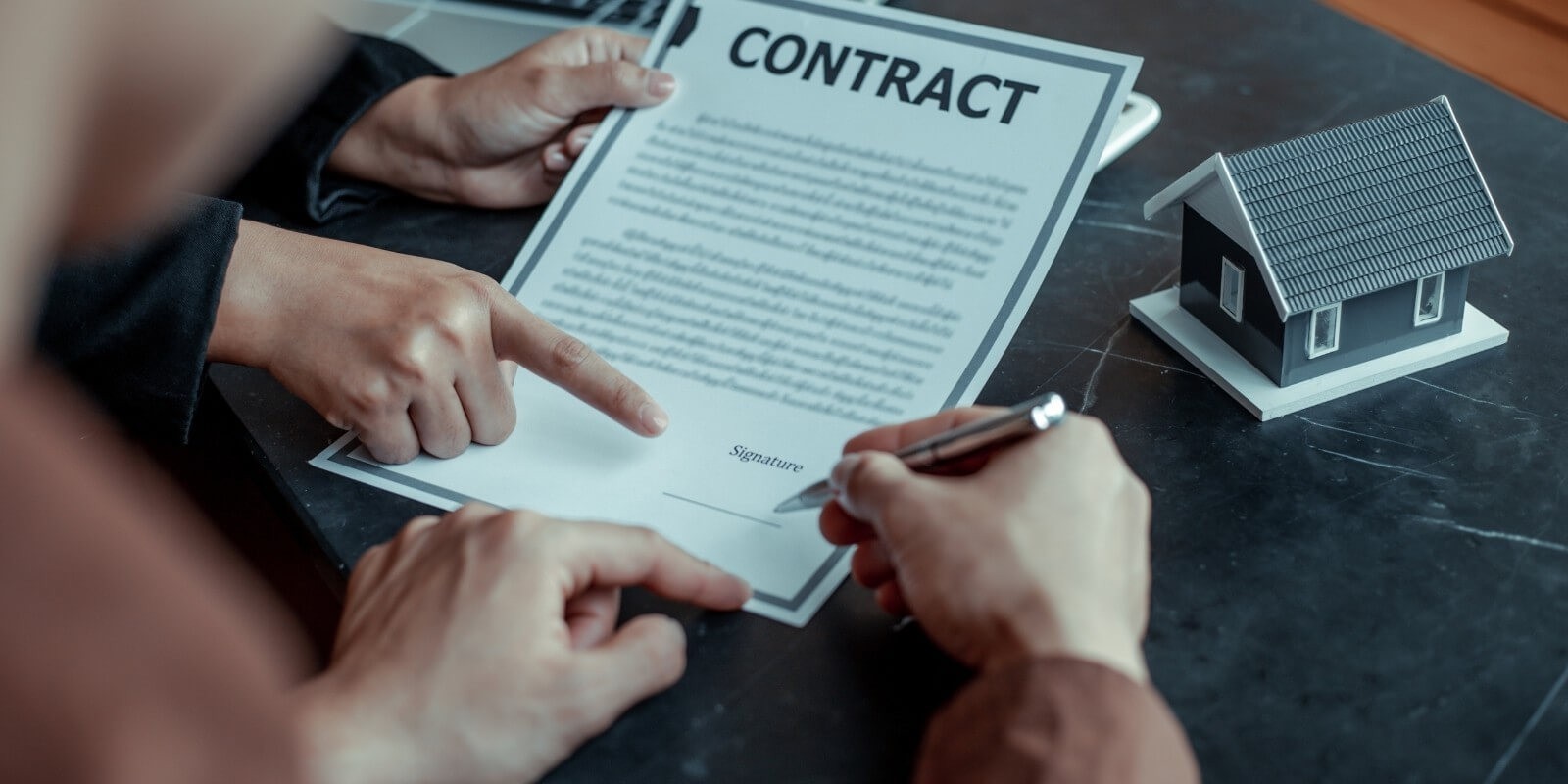 ¿Qué necesitas saber sobre los contratos de propiedades en pre-construcción?
